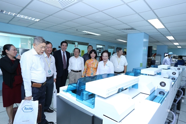 Khai trương Khoa Xét nghiệm tự động hóa hoàn toàn 